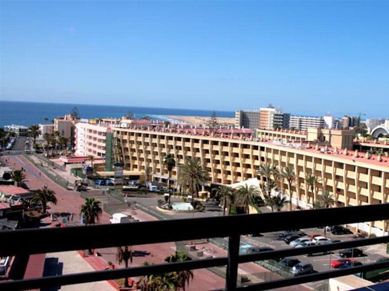 Hotel apartamentowy Field 3*