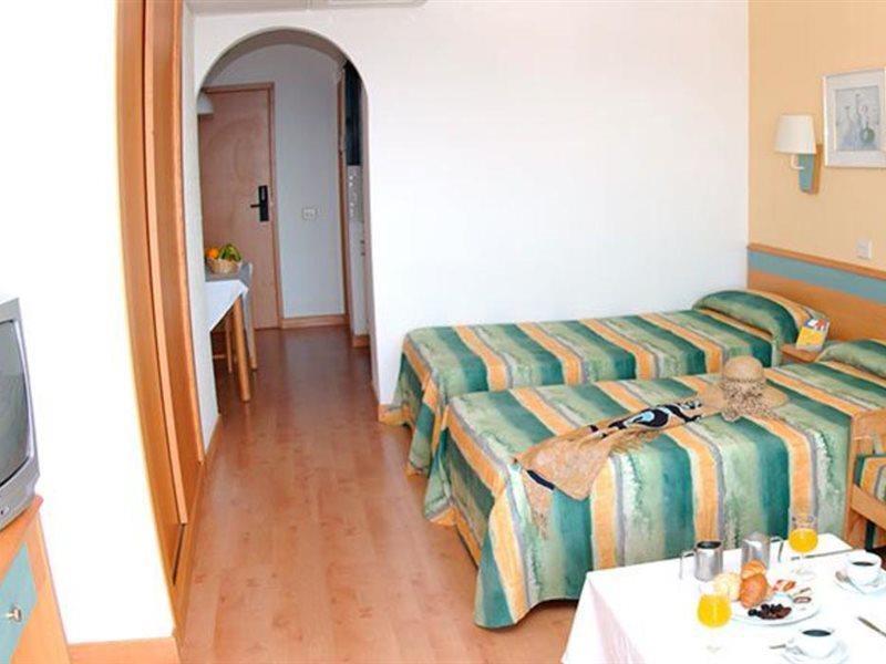 Field Aparthotel 3*