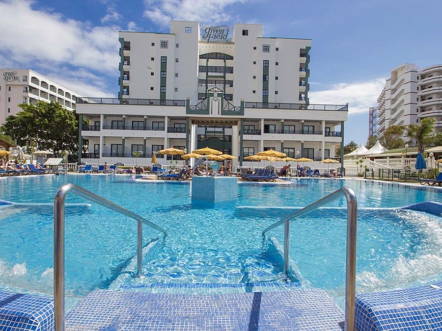 Aparthotel Field 3*